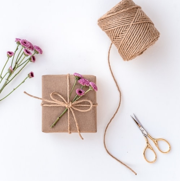 Handmade Mixed Flower Heart Resin Earrings - Picture 6 of 7